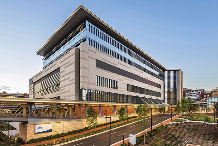 HFM_MayJun2025_ArchShowcase2_17-1_700x468.jpg UNC Health Surgical Hospital