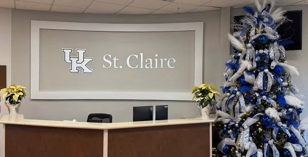 UK-St. Clair Welcome Desk Image 1-26