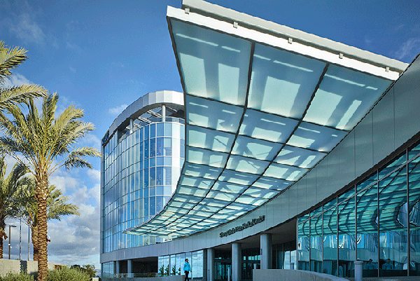New hospital tower reflects sweeping San Diego views