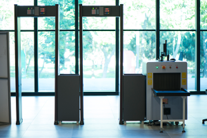 Portable weapons detection system in lobby 